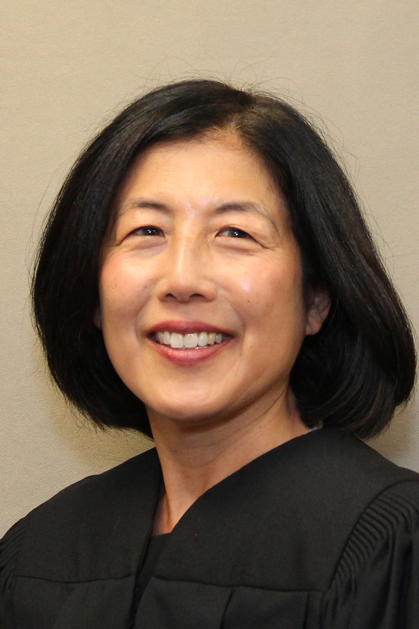 Judge Kelly Higashi